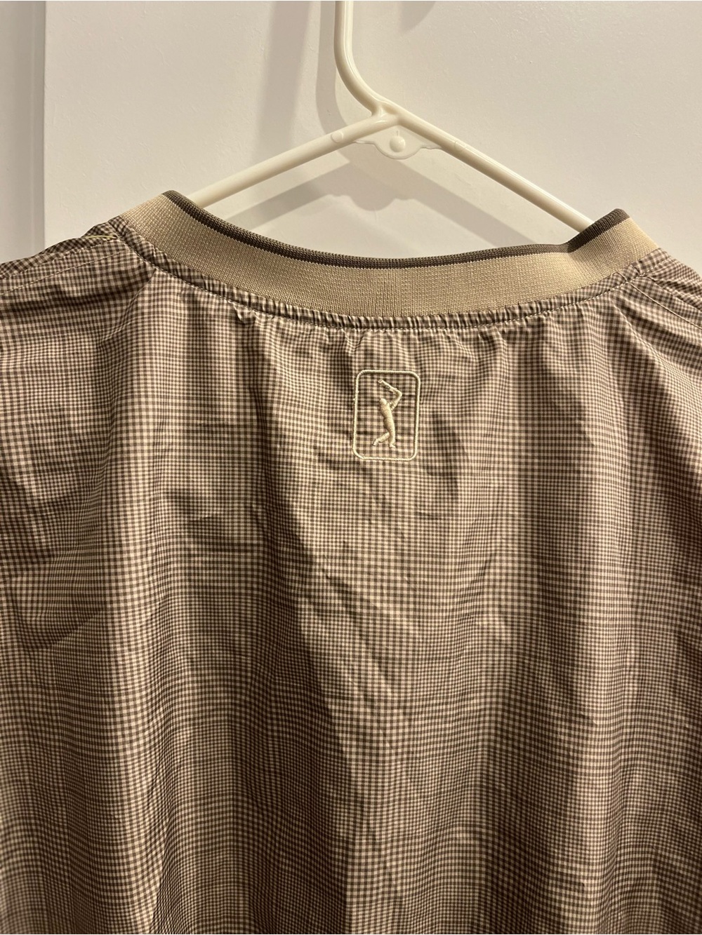 PGA Tour Men's V-Neck Windbreaker in Taupe Plaid - Picture 4 of 4